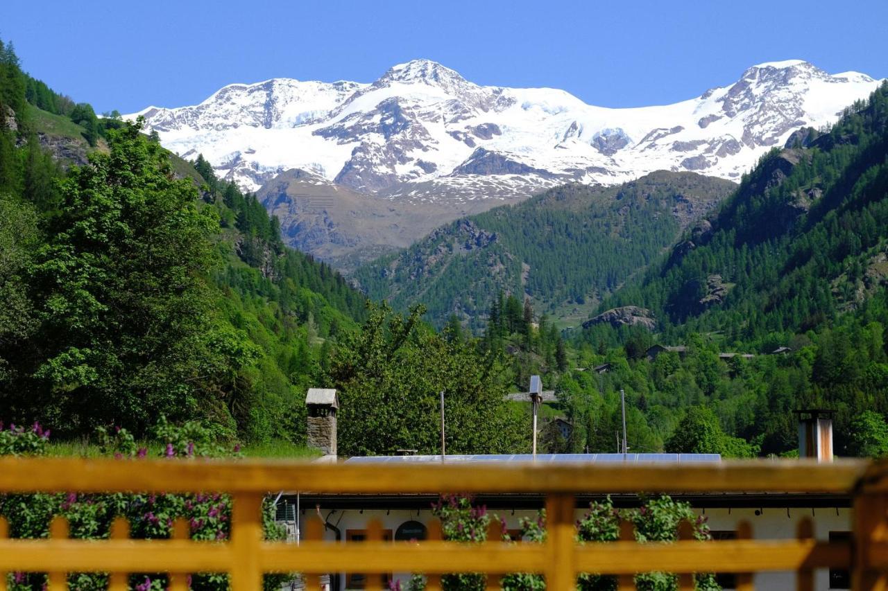 Hotel Villa Tedaldi Gressoney-Saint-Jean Exterior photo