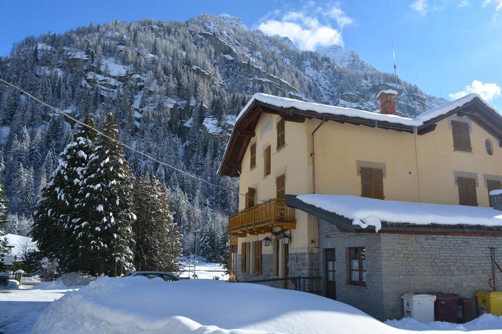 Hotel Villa Tedaldi Gressoney-Saint-Jean Exterior photo