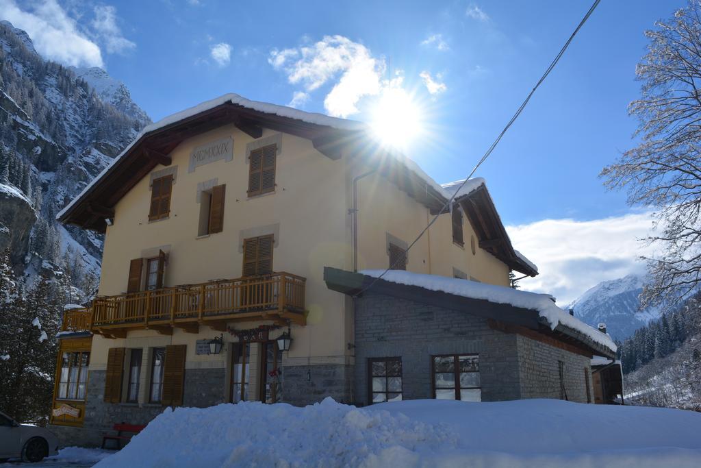 Hotel Villa Tedaldi Gressoney-Saint-Jean Exterior photo