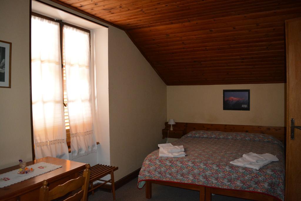 Hotel Villa Tedaldi Gressoney-Saint-Jean Exterior photo